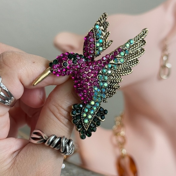 ⚜️❤️‍🔥 Elegant Hummingbird Brooch - Pink and Green 💎 - Picture 5 of 9